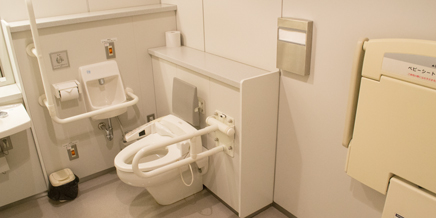 多目的トイレ